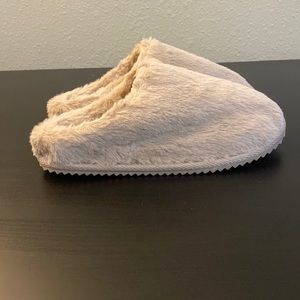 Indigo Rd. Fuzzy Slippers